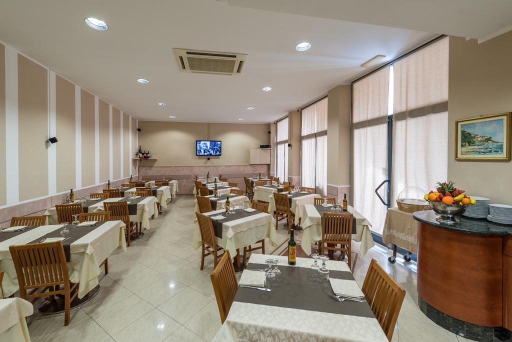 Hotel Santa Maria Finale Ligure Esterno foto